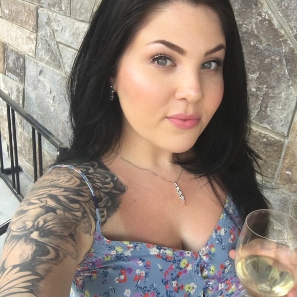 Meet Your Posher - Picture 2 of 8